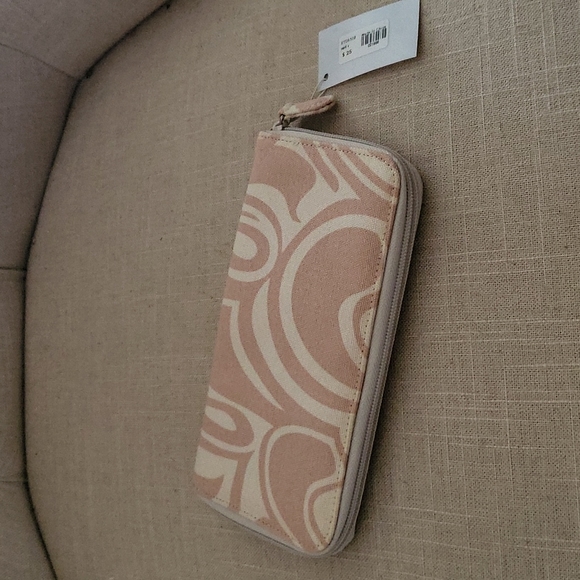 Laila Rowe Beach Set - Picture 6 of 10